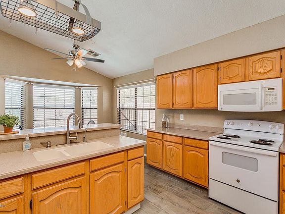 5th image of 1158 E Juanita Ave