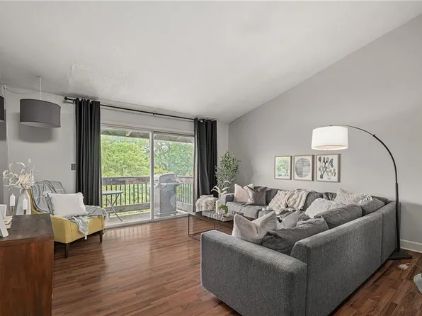 4530 Holly St APT 11, Kansas City, MO 64111