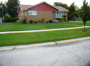 8518 Latrobe Ave, Burbank, IL