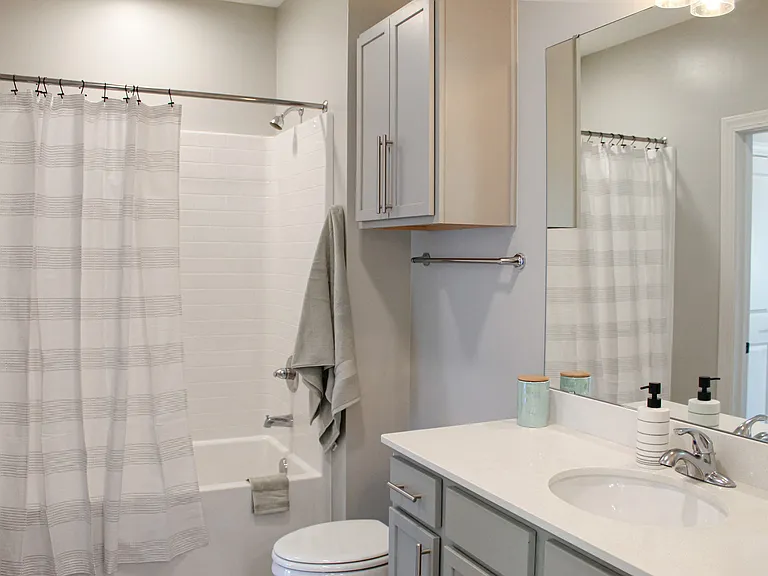 501 Howard St — Photo 16