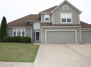 3916 SW Briarwood Dr, Lees Summit, MO 64082