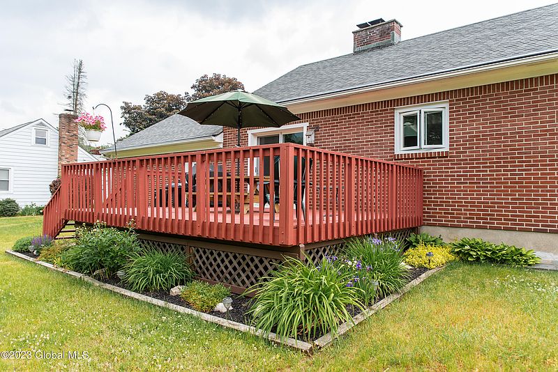 4th image of 23 Woodside Drive
