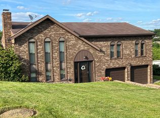 9 Windcrest Dr, Cecil, PA 15321