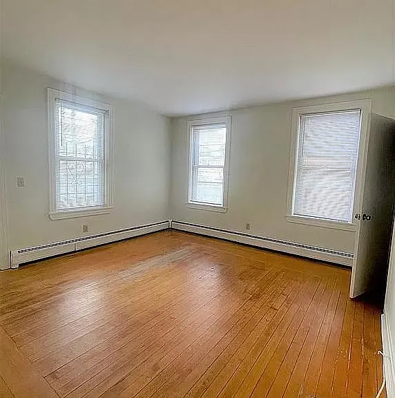 31 Chapin Ave #4 — Photo 4