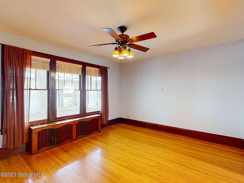 4th image of 41 Edgecomb Street