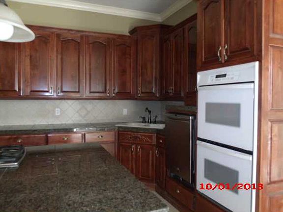 3rd image of 17 Sandhurst Dr