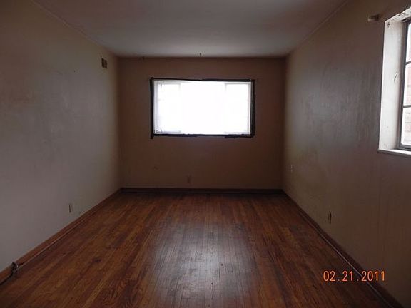 4th image of 9322 Garfield Blvd
