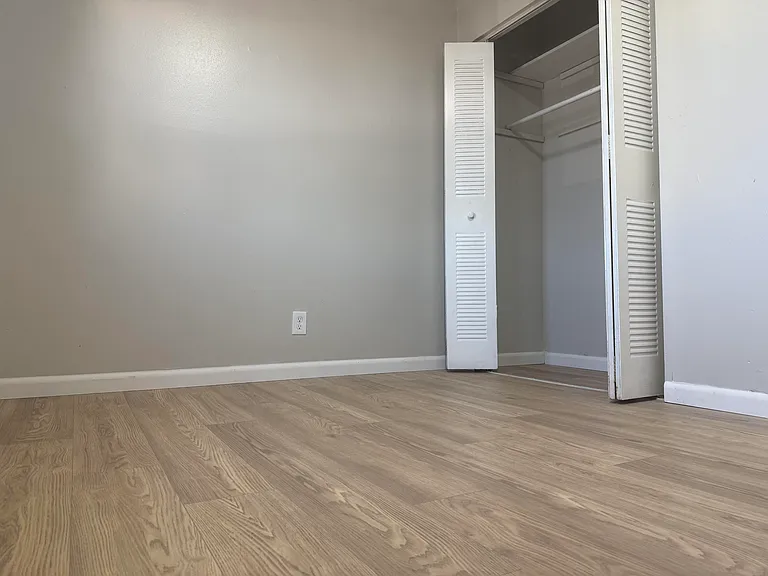 1358 Silverado — Photo 3