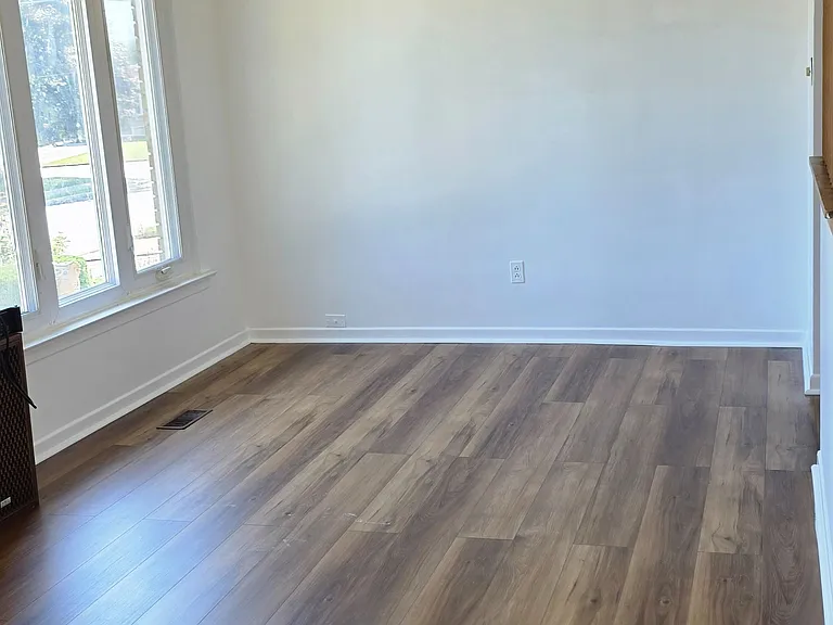 46 Cavehill Cres — Photo 5