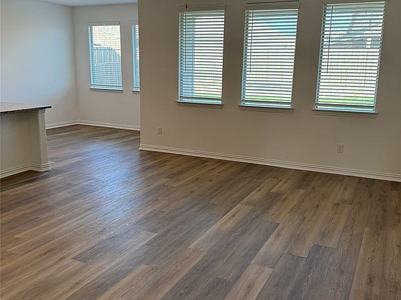 3rd image of 537 Robinson Way