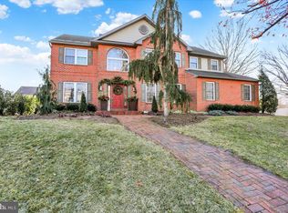 4156 Hill Terrace Dr, Sinking Spring, PA 19608