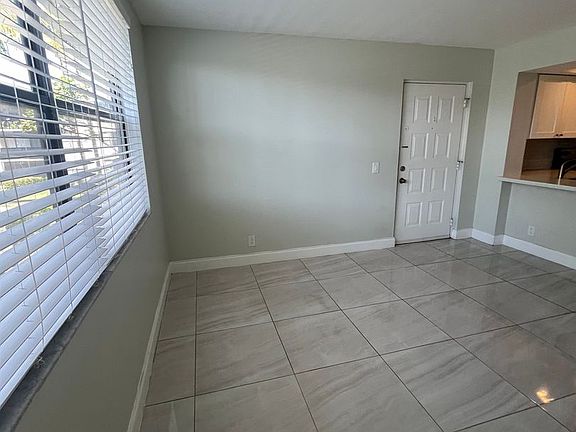 4th image of 718 Executive Center Dr #23-7-23