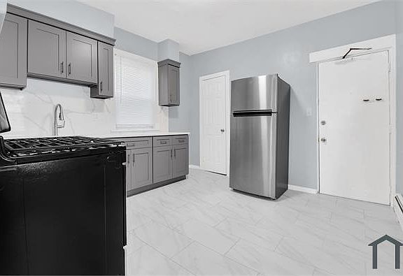2nd image of 139 S 8th St Floor 1