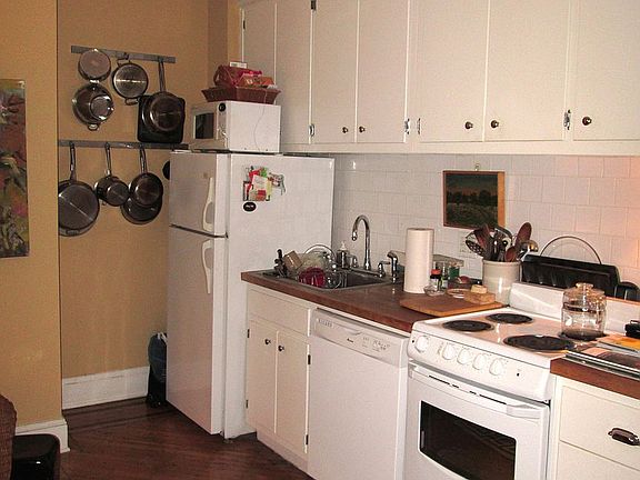 4th image of 134 Henry St #2