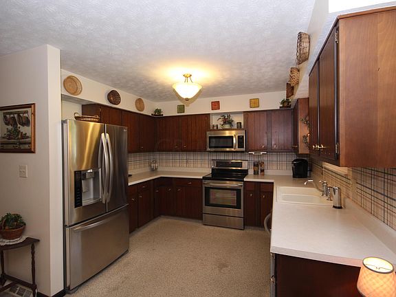 4th image of 13884 Cobblestone Ln