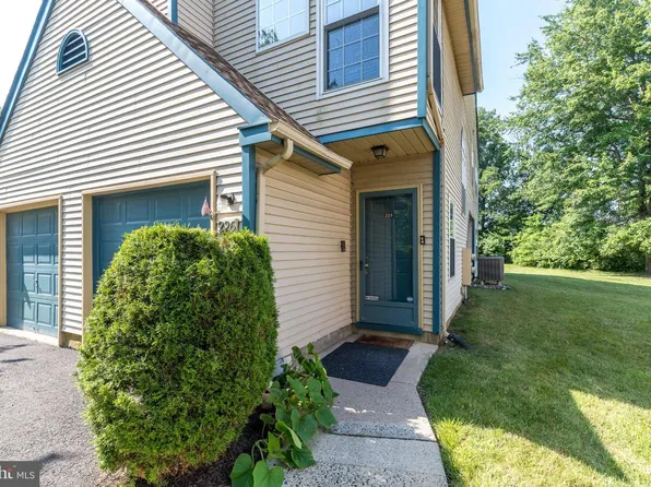 226 Allem Ln, Perkasie, PA 18944