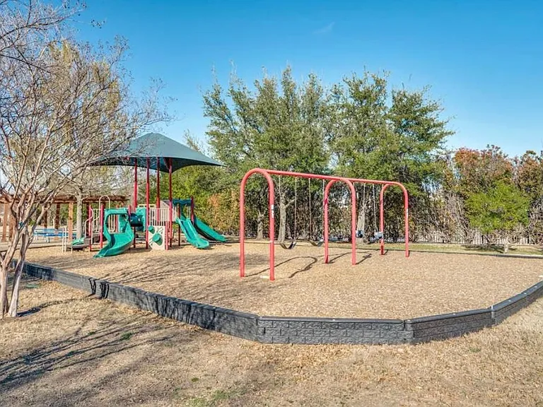 8101 Still Springs Dr — Photo 21