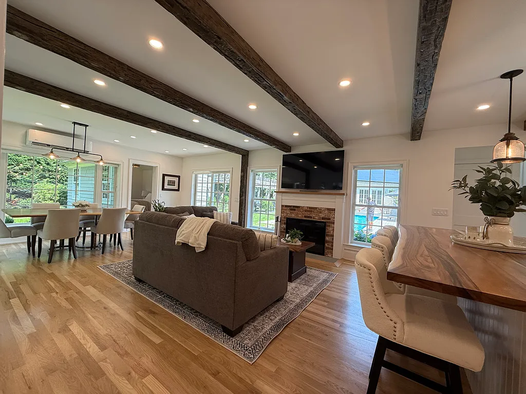 Your Perfect Hamptons Fall Retreat in Charming Remsenburg — Photo 2