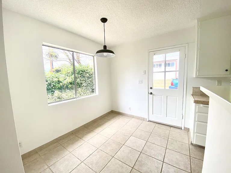 1822 Bath St — Photo 3