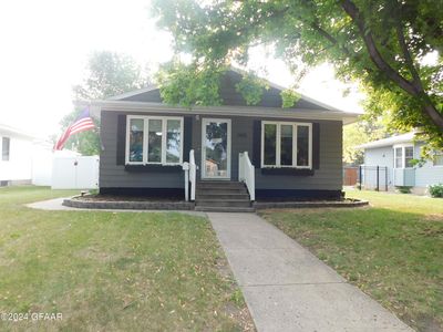 1455 Manvel Ave, Grafton, ND, 58237