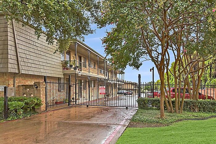 1st image of 7700 Meadow Rd APT 215