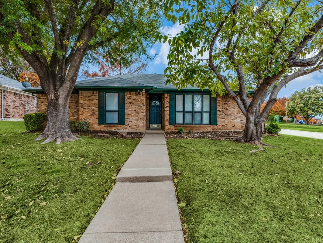 6900 Wicks Trail Fort Worth TX 76133 — Photo 1