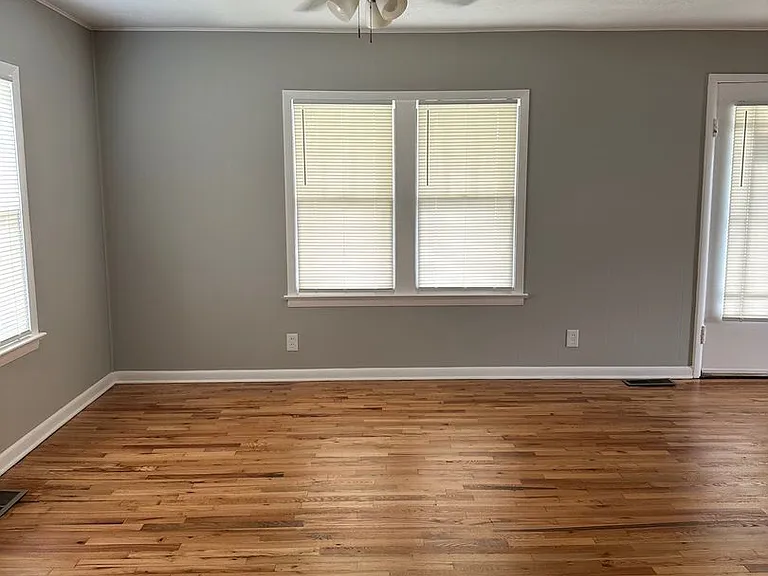 155 Royal Ave — Photo 5