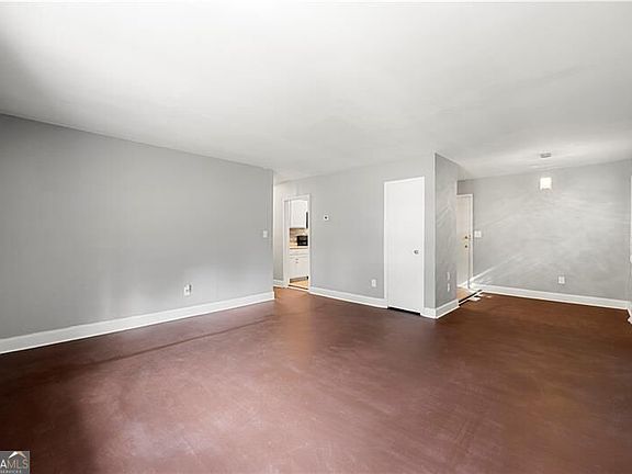 4th image of 685 Bolton Rd NW