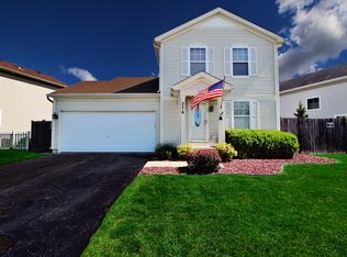 276 E Camden Ln, Round Lake Beach, IL 60073