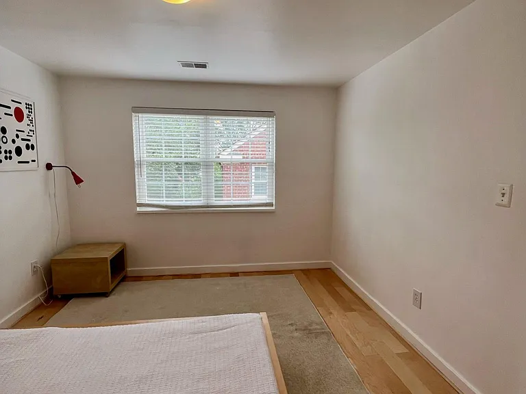 2111 N Scott St #62 — Photo 13