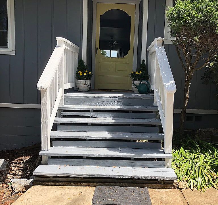 1st image of 2656 Golden Gate Dr