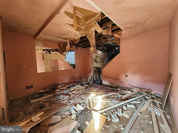 3rd image of 3508 Spaulding Ave