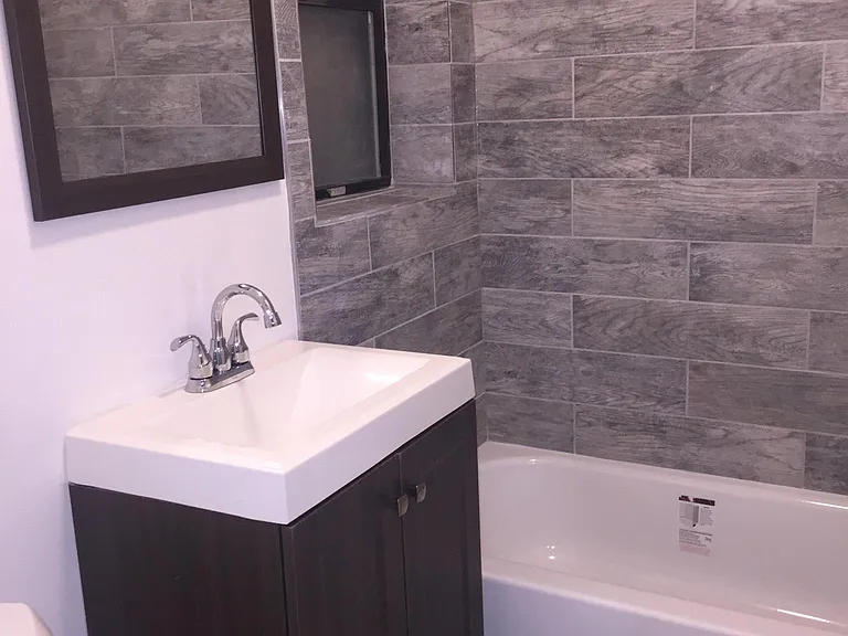 2351 W Wilson Ave #207 — Photo 10