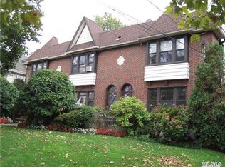 189 Roslyn Rd, Mineola, NY 11501