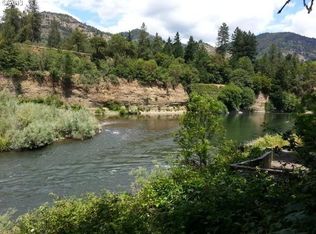 108 Chinook Park Ln, Grants Pass, OR 97527