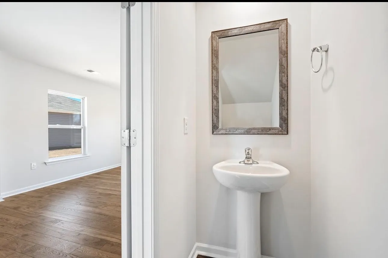 3 bed, 2.5 bath, 1854 sqft, $2,000 — Photo 4