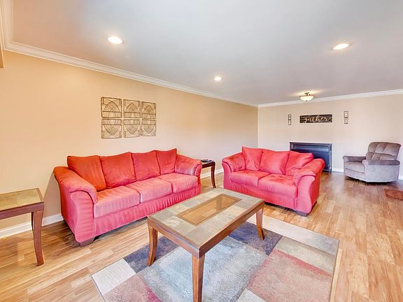 4th image of 502 W Huntington Commons Rd APT 340