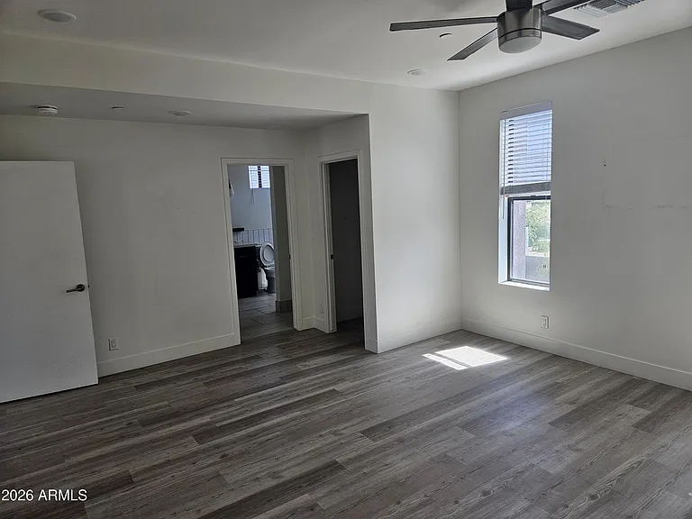 214 S Roosevelt St #L — Photo 29