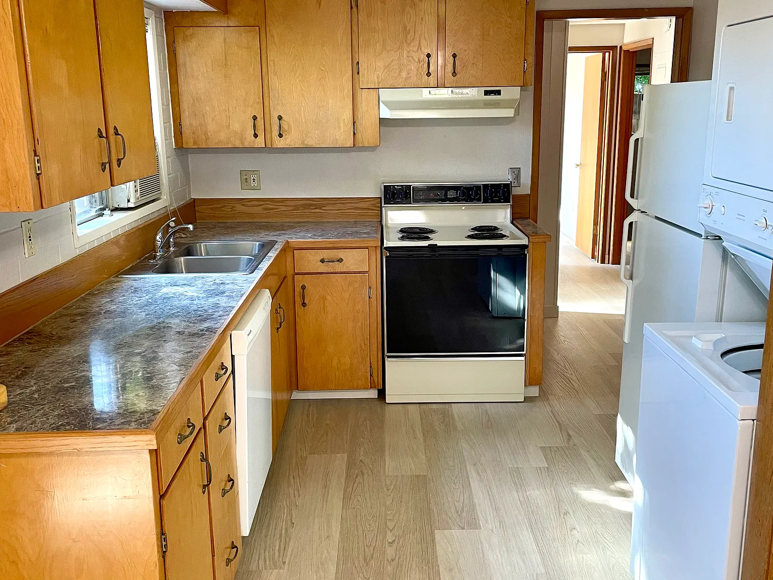 2 bed, 735 sqft, $1,595 — Photo 3