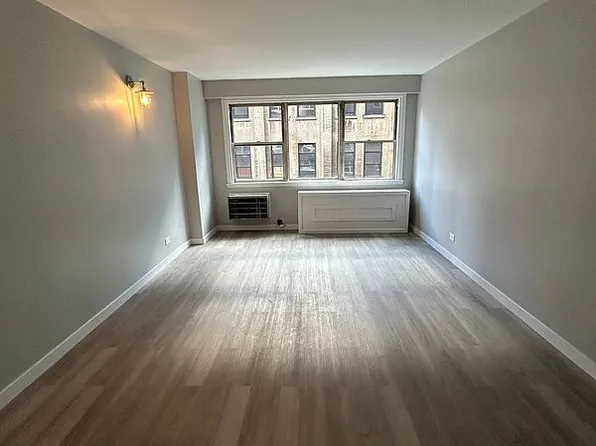 430 W 34th St APT 8L, New York, NY 10001