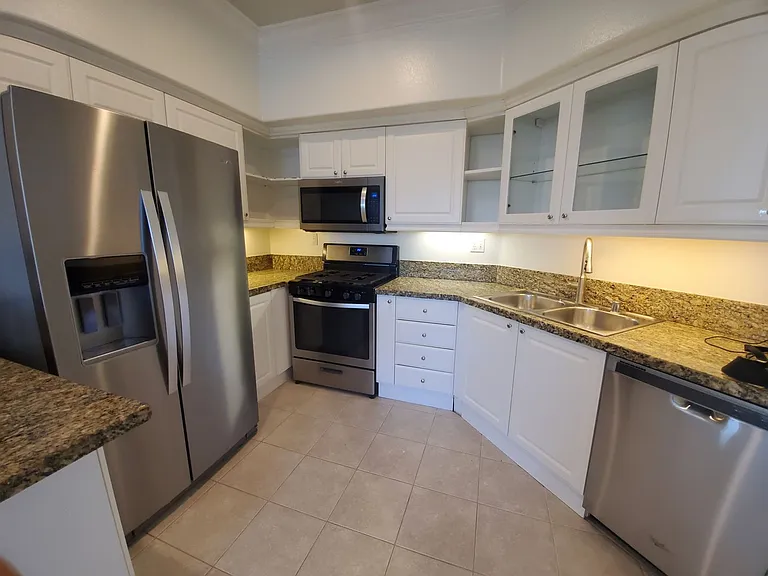 404 N Horne St N #D31 — Photo 6