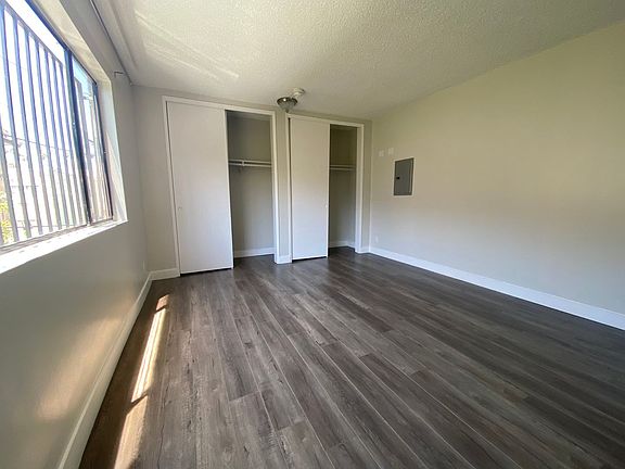 4th image of 981 Elden Ave APT 12