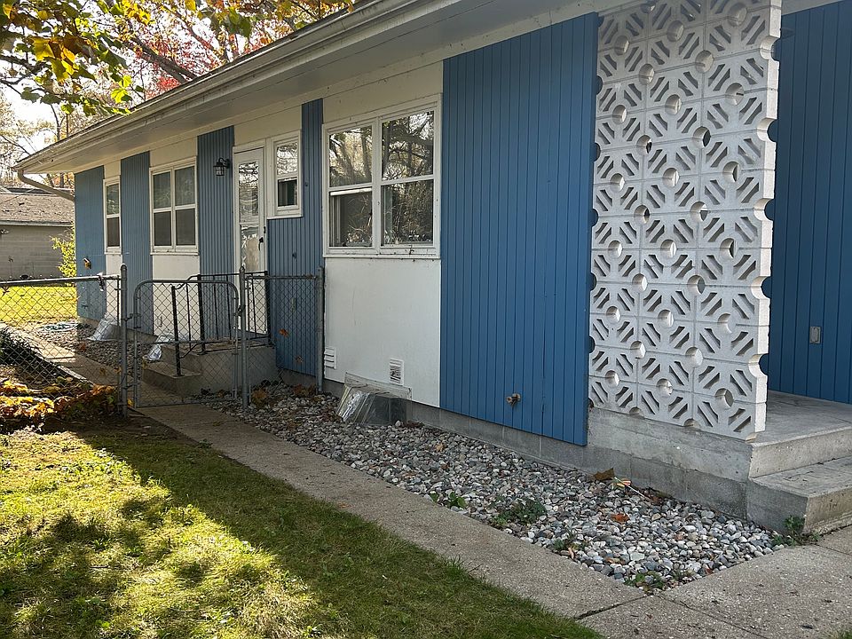 Side yard and side door