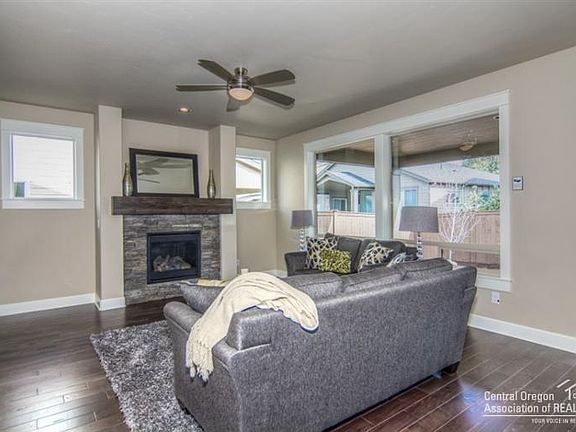 5th image of 60523 SE Hedgewood Ln