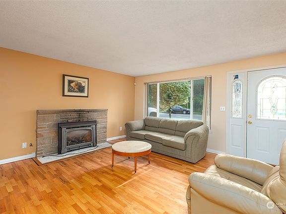 3rd image of 2611 N Street SE