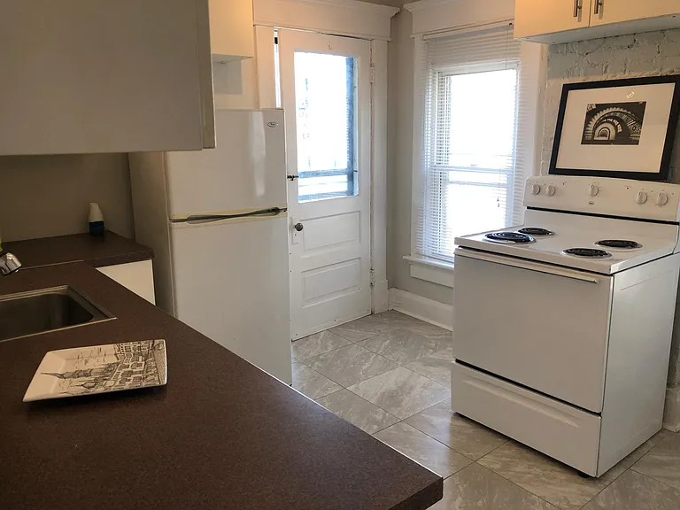 1495 Madison Ave — Photo 5
