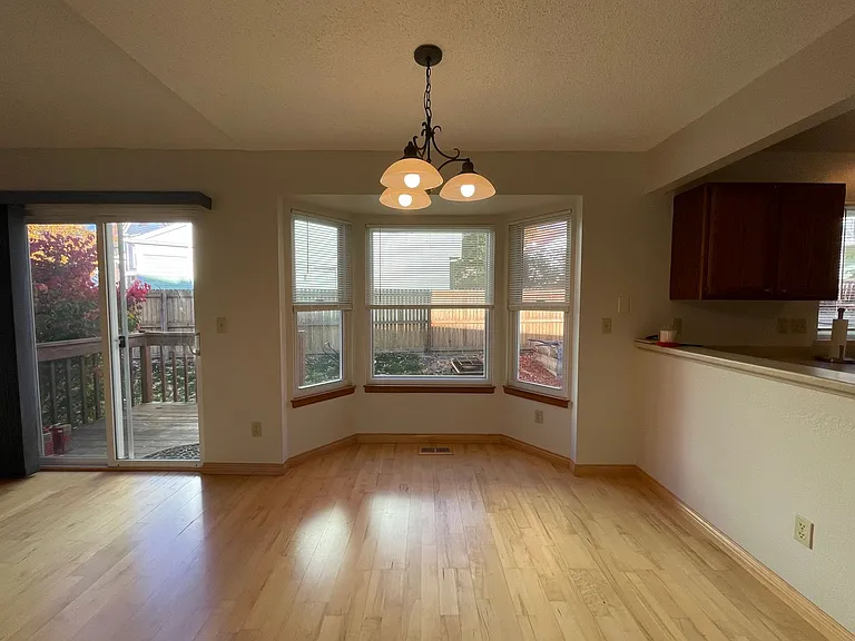 1031 Mercury Dr — Photo 9