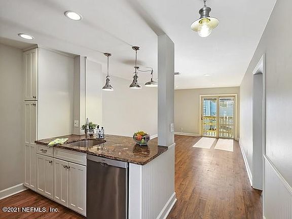 5th image of 410 S 1st St #C