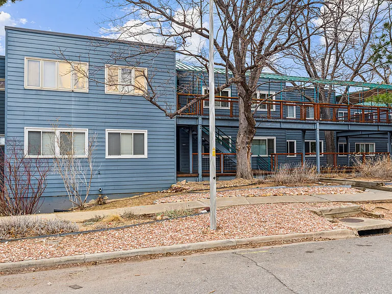 1534 Bradley Dr — Photo 4