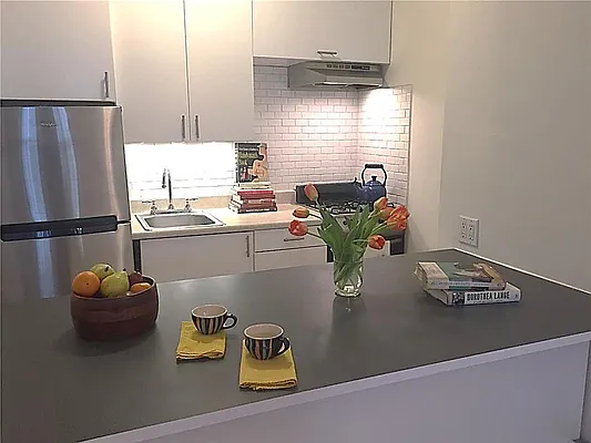 Rented by R New York | media 10